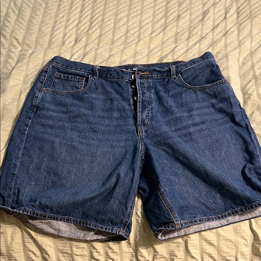 Mid-rise Baggy Jean Bermuda Short